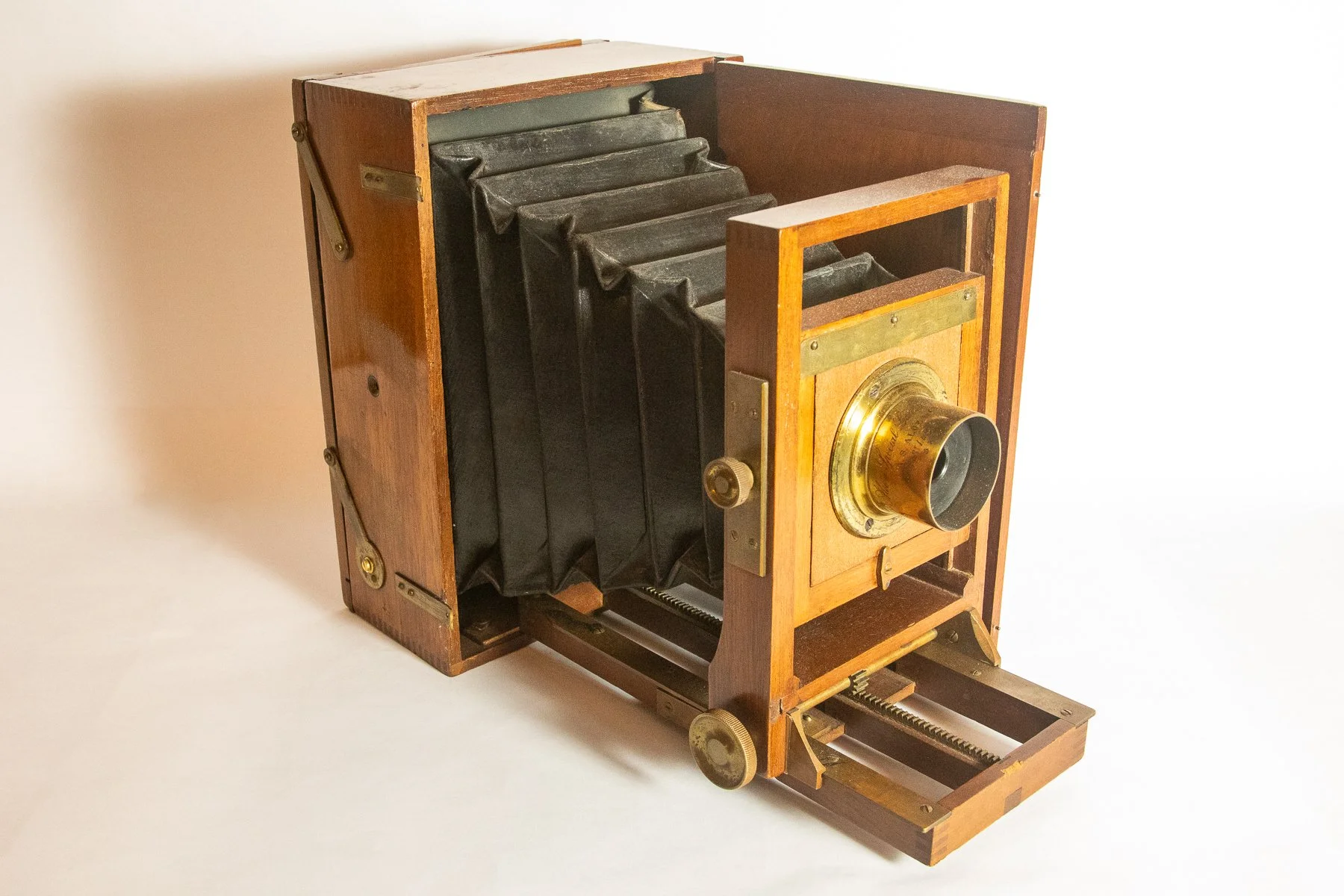 General 5 — Stuart Fabe's Antique Camera Collection